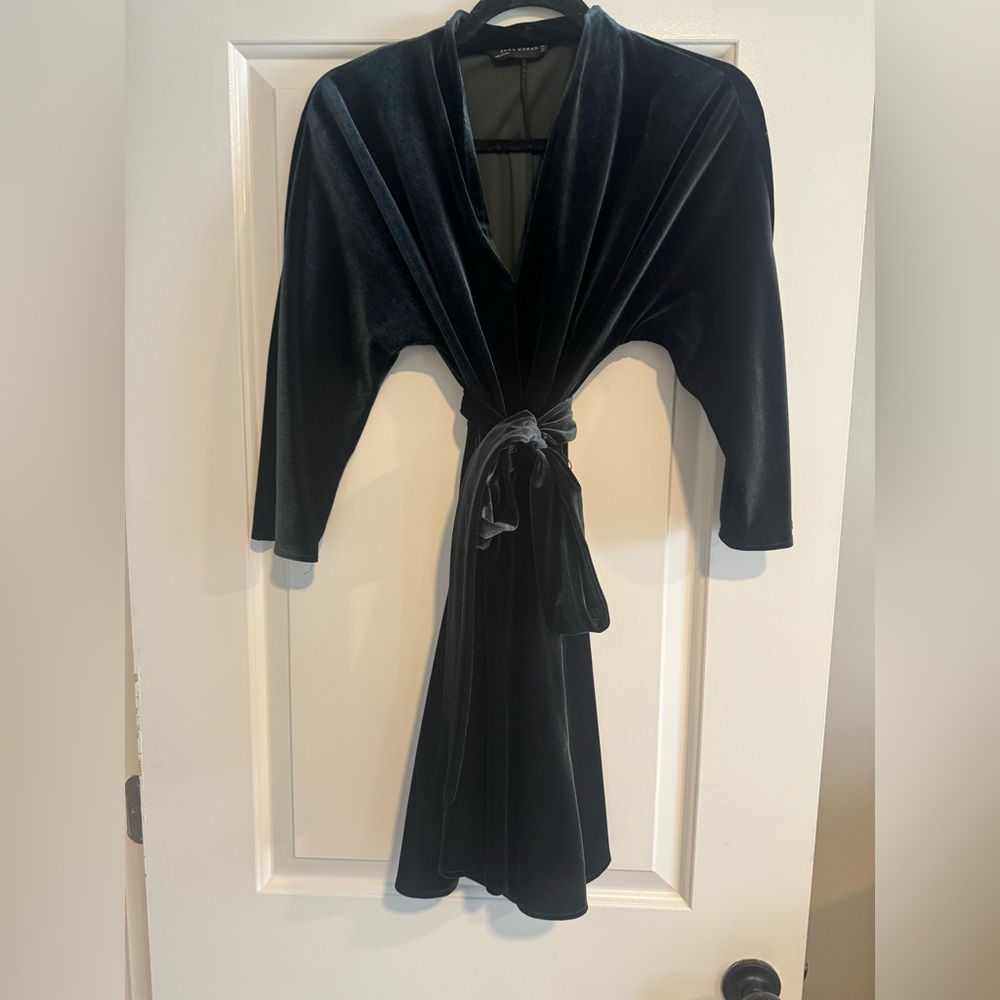 Zara Woman emerged Al green velvet mini dress with tie at waist.